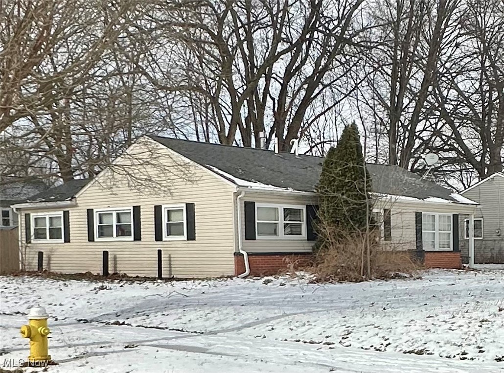 1376 Seward Avenue Akron OH 44320