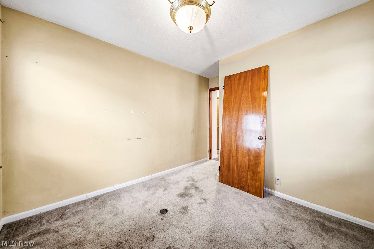 282 E 330th Street Willowick OH 44095