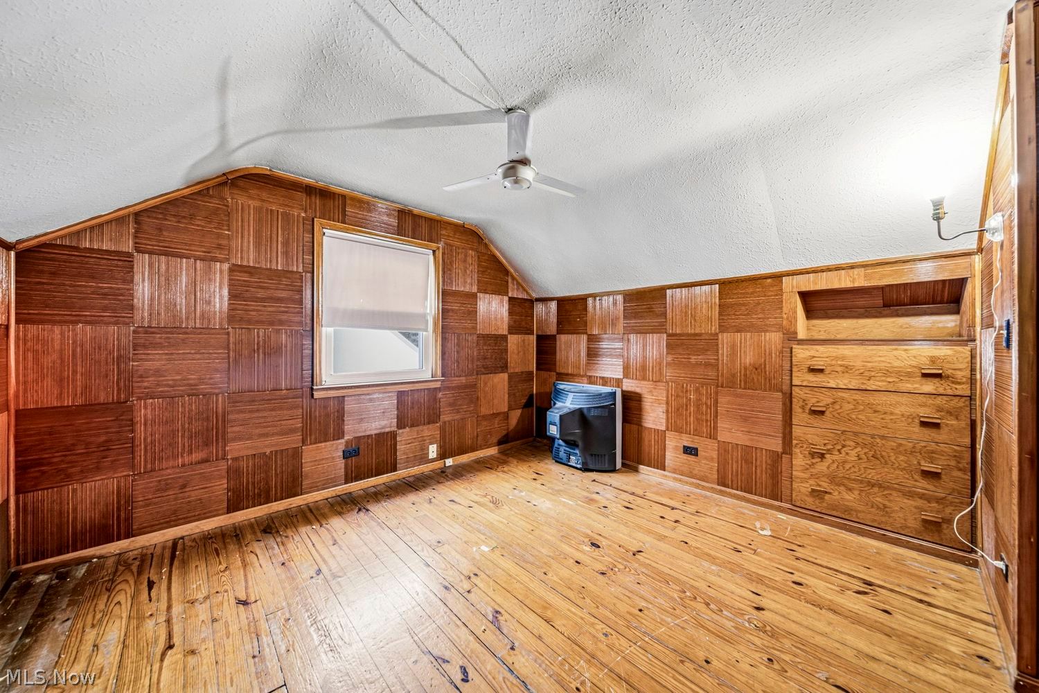 282 E 330th Street Willowick OH 44095