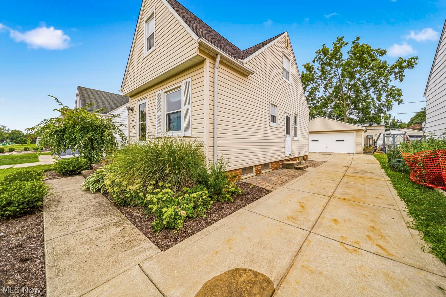 282 E 330th Street Willowick OH 44095