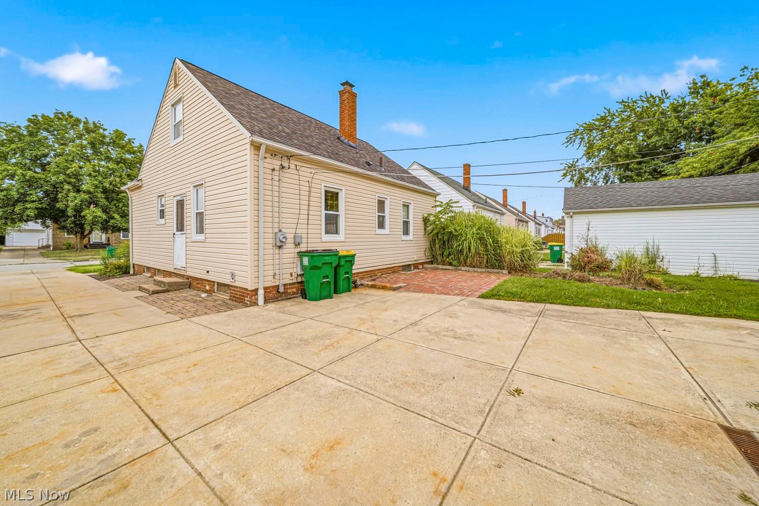 282 E 330th Street Willowick OH 44095