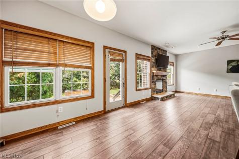 1587 Clipper Cove Painesville OH 44077