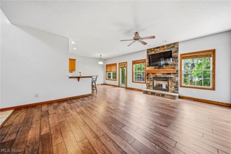 1587 Clipper Cove Painesville OH 44077