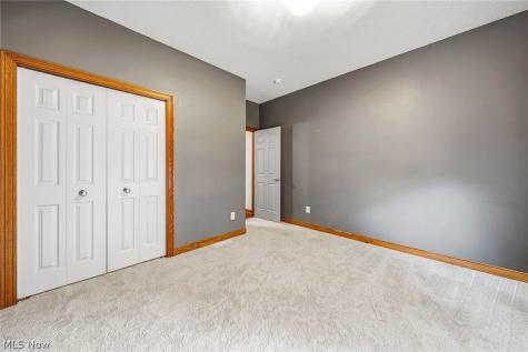 1587 Clipper Cove Painesville OH 44077