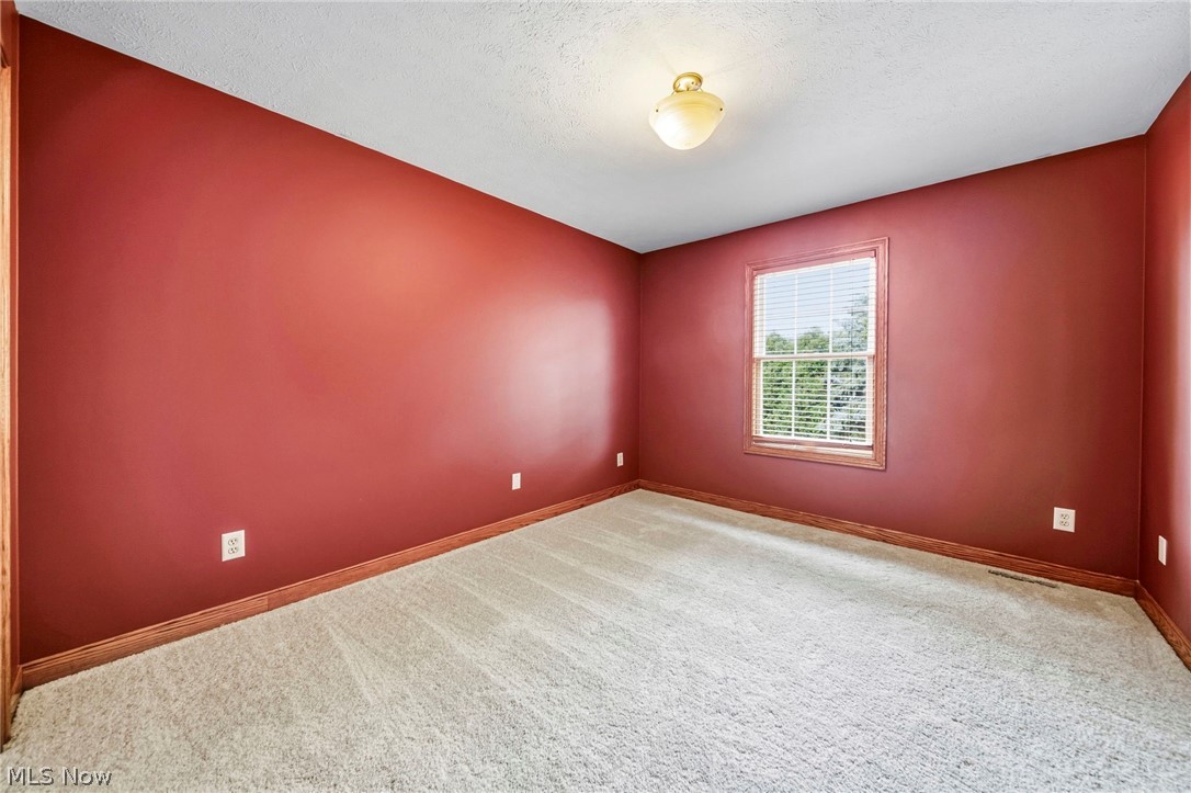 1587 Clipper Cove Painesville OH 44077
