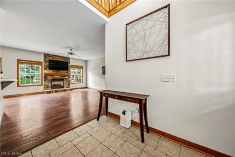 1587 Clipper Cove Painesville OH 44077