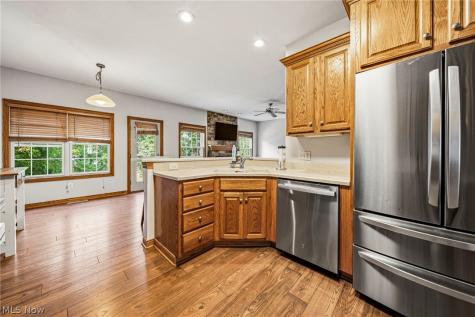 1587 Clipper Cove Painesville OH 44077