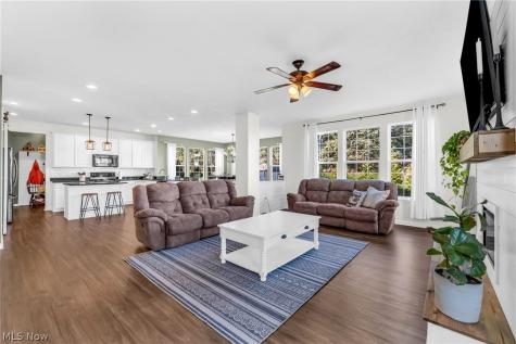 345 Woodside Lane Tallmadge OH 44278