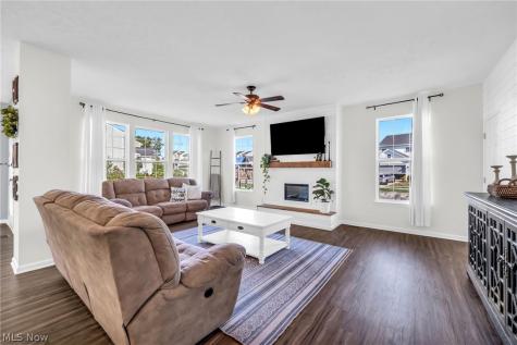 345 Woodside Lane Tallmadge OH 44278