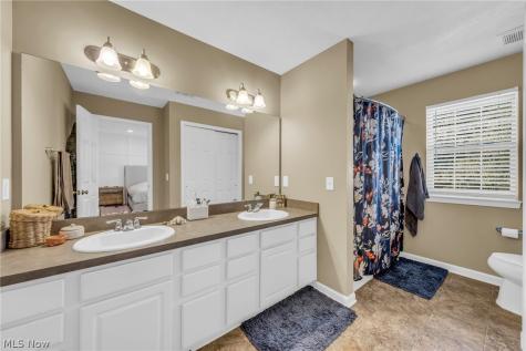 345 Woodside Lane Tallmadge OH 44278