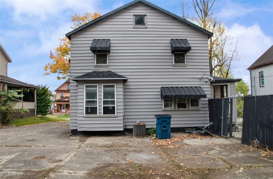 78 Sexton Street Struthers OH 44471