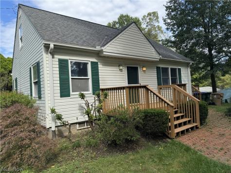 1505 Oneida Avenue Cuyahoga Falls OH 44221