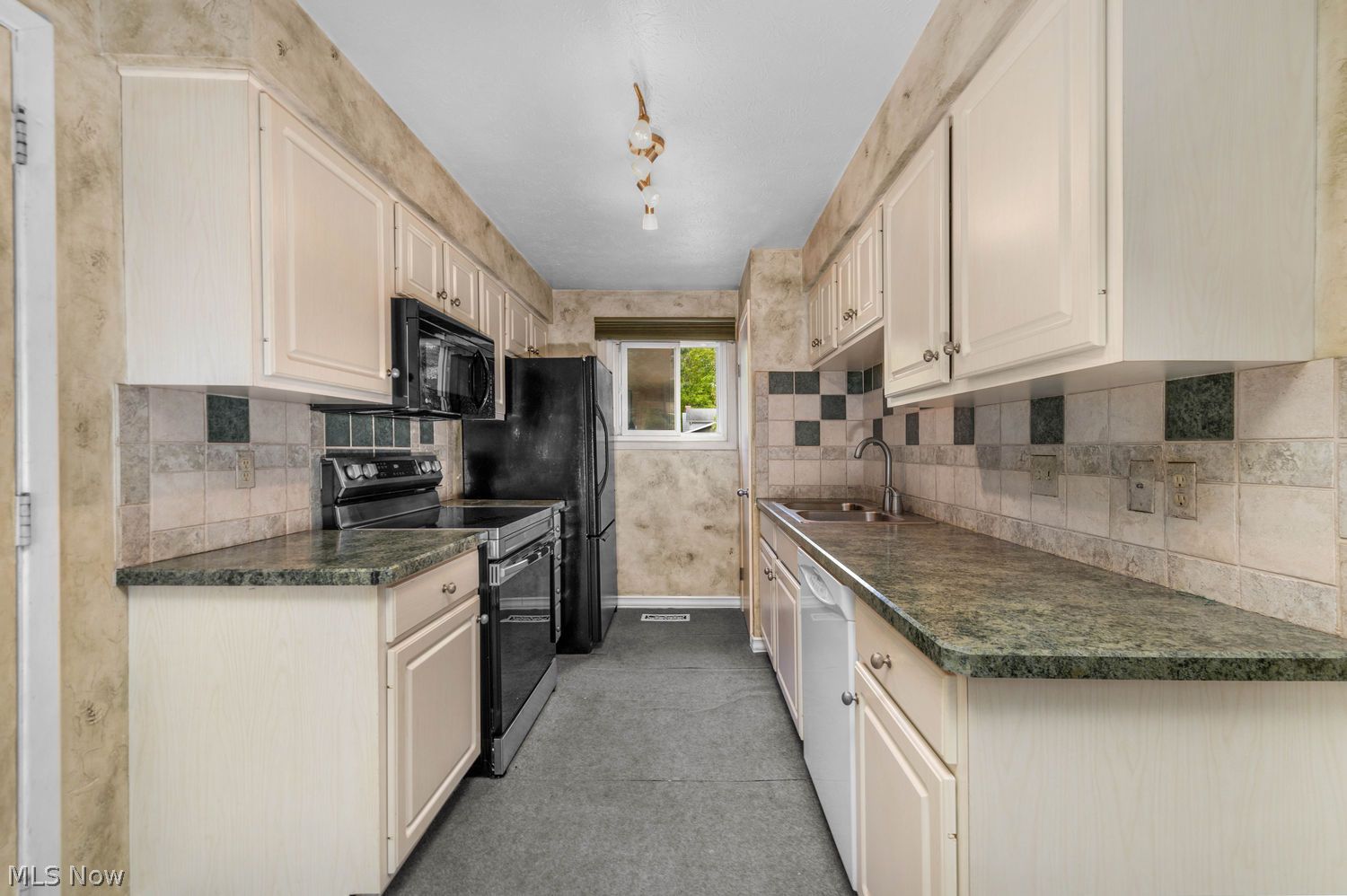 16825 Walnut Creek Drive Strongsville OH 44149