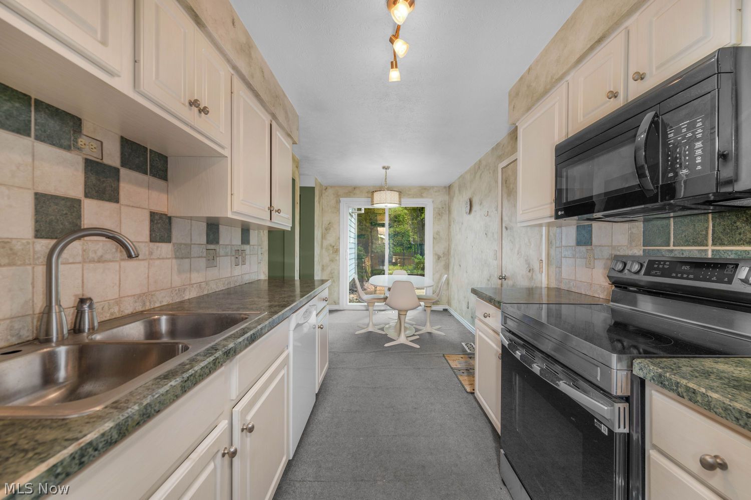 16825 Walnut Creek Drive Strongsville OH 44149