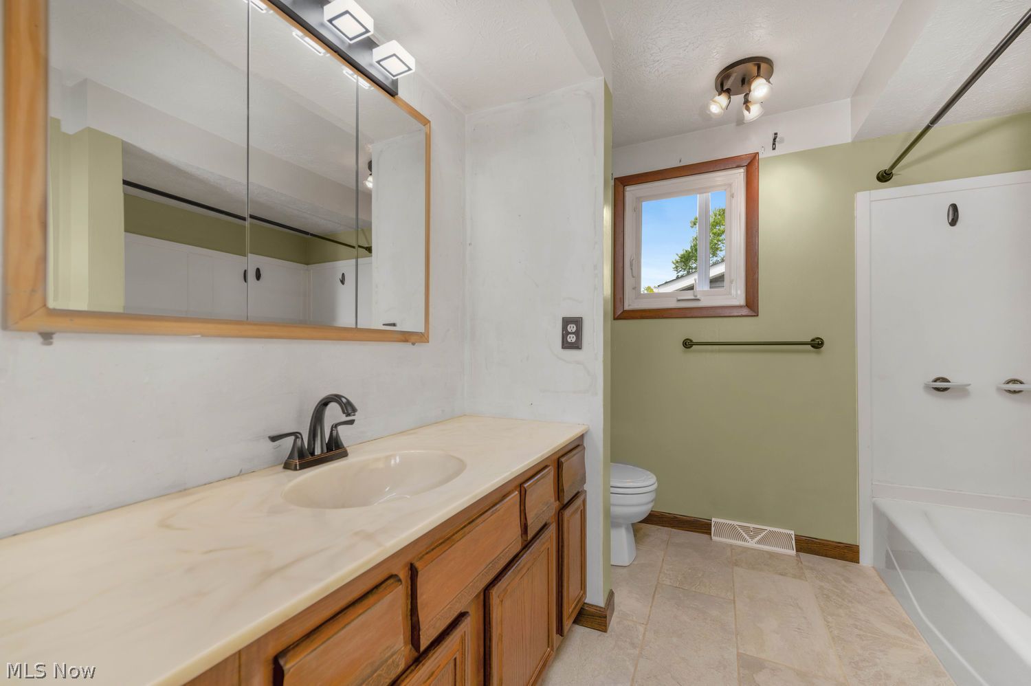 16825 Walnut Creek Drive Strongsville OH 44149