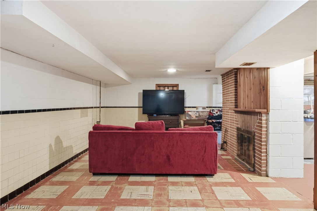 695 Moore Avenue Campbell OH 44405
