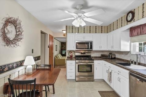 7120 Lakeview Drive Parma OH 44129