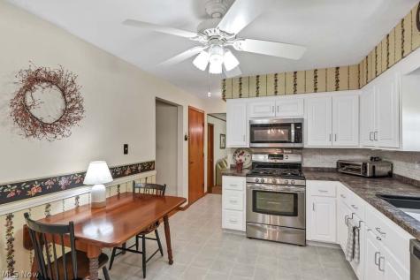 7120 Lakeview Drive Parma OH 44129