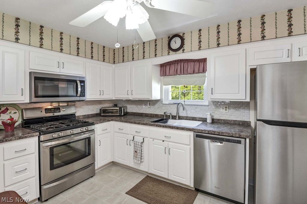 7120 Lakeview Drive Parma OH 44129