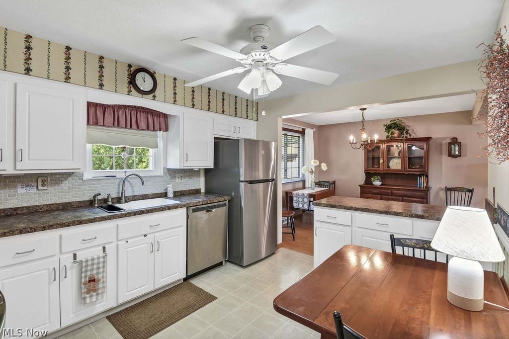 7120 Lakeview Drive Parma OH 44129