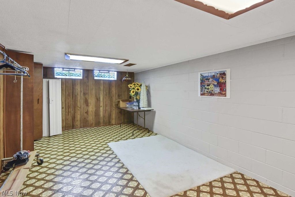 7120 Lakeview Drive Parma OH 44129