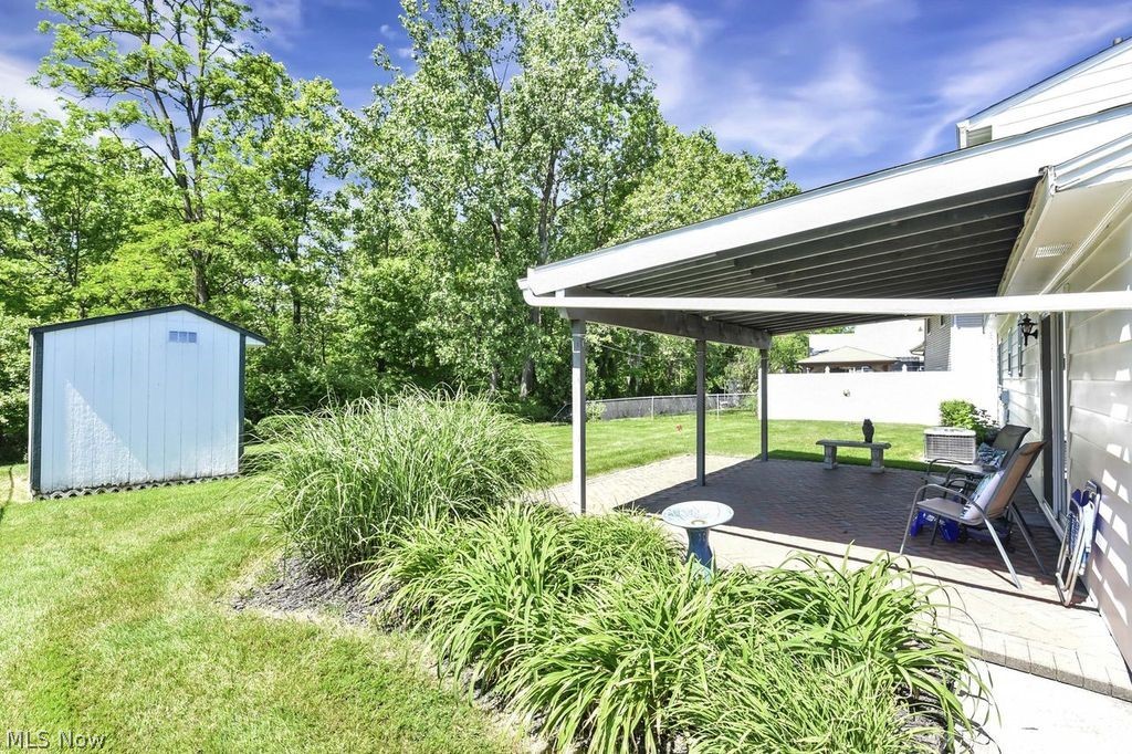 7120 Lakeview Drive Parma OH 44129