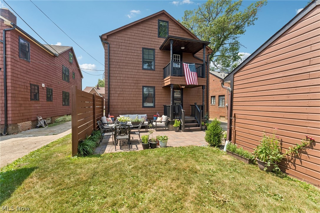 2041 Reveley Avenue Lakewood OH 44107