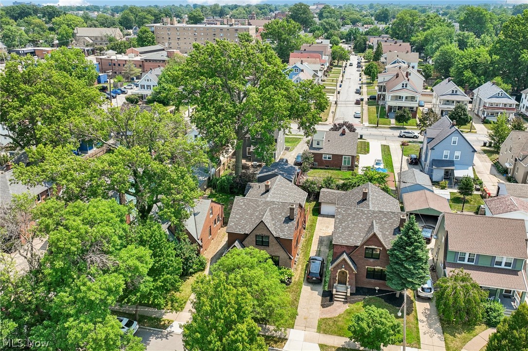 2041 Reveley Avenue Lakewood OH 44107