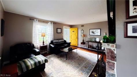 542 Lee Lore Drive Chippewa Lake OH 44215