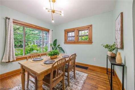 2529 Whitelaw Street Cuyahoga Falls OH 44221