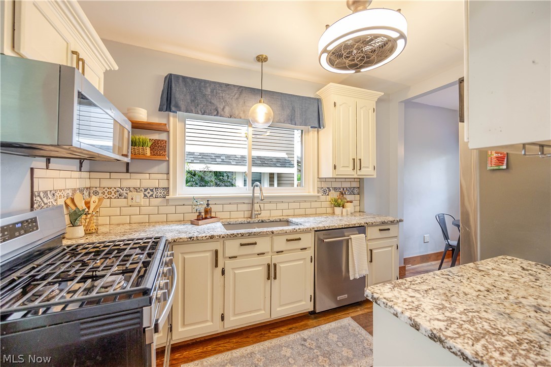 2529 Whitelaw Street Cuyahoga Falls OH 44221