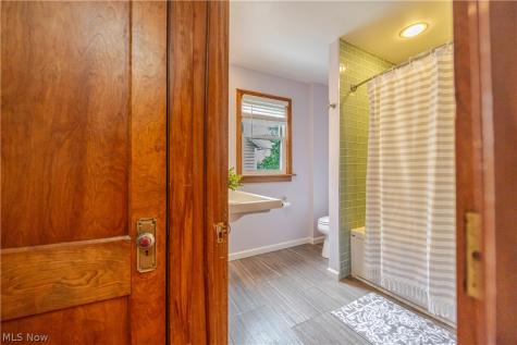 2529 Whitelaw Street Cuyahoga Falls OH 44221