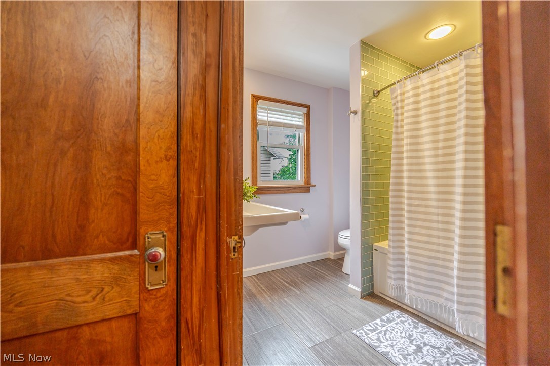 2529 Whitelaw Street Cuyahoga Falls OH 44221