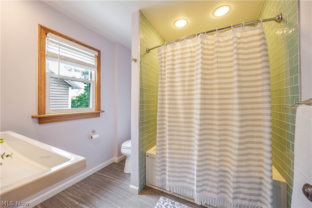 2529 Whitelaw Street Cuyahoga Falls OH 44221