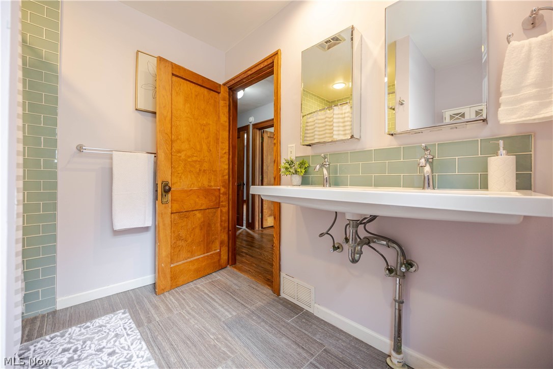 2529 Whitelaw Street Cuyahoga Falls OH 44221