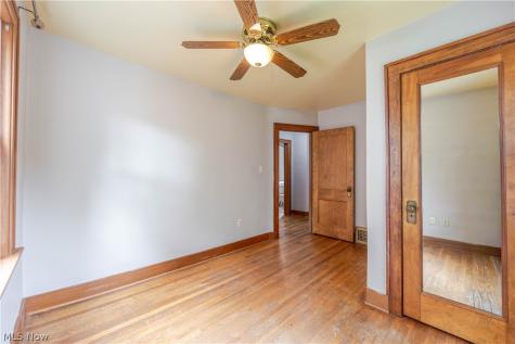 2529 Whitelaw Street Cuyahoga Falls OH 44221