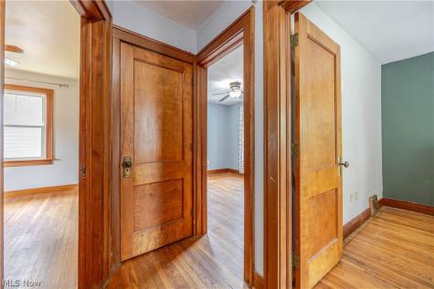 2529 Whitelaw Street Cuyahoga Falls OH 44221
