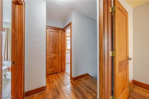 2529 Whitelaw Street Cuyahoga Falls OH 44221