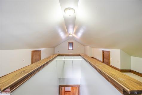 2529 Whitelaw Street Cuyahoga Falls OH 44221
