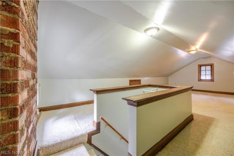 2529 Whitelaw Street Cuyahoga Falls OH 44221