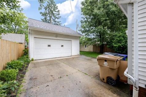 2529 Whitelaw Street Cuyahoga Falls OH 44221