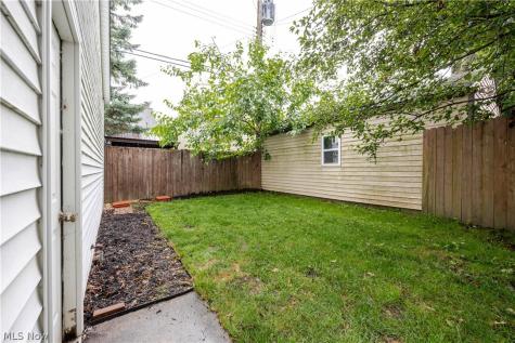 2529 Whitelaw Street Cuyahoga Falls OH 44221