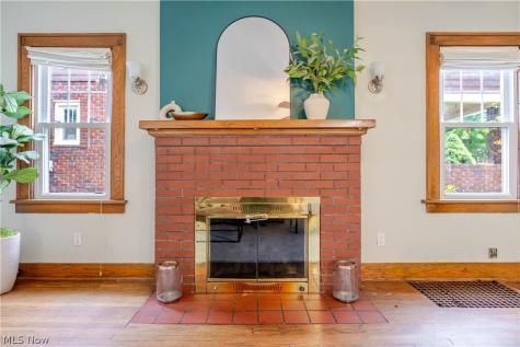 2529 Whitelaw Street Cuyahoga Falls OH 44221