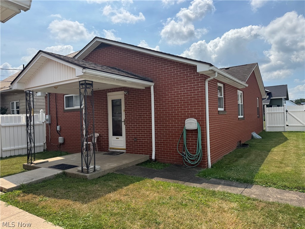 1014 Denman Avenue Coshocton OH 43812