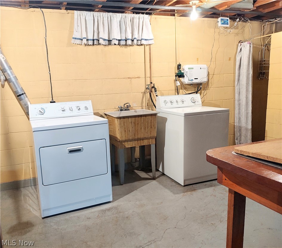 1014 Denman Avenue Coshocton OH 43812