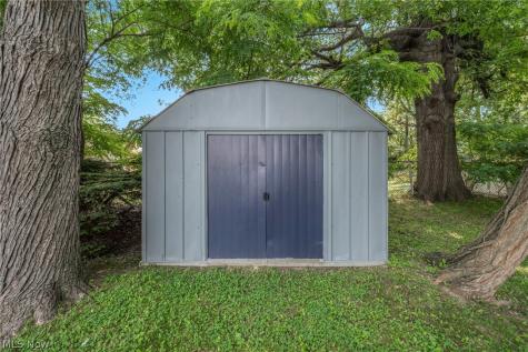 2139 Suncrest Circle Cuyahoga Falls OH 44221