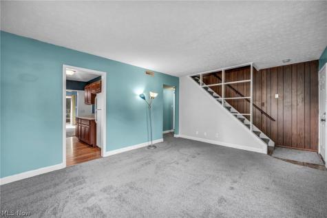 2139 Suncrest Circle Cuyahoga Falls OH 44221