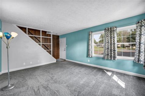 2139 Suncrest Circle Cuyahoga Falls OH 44221