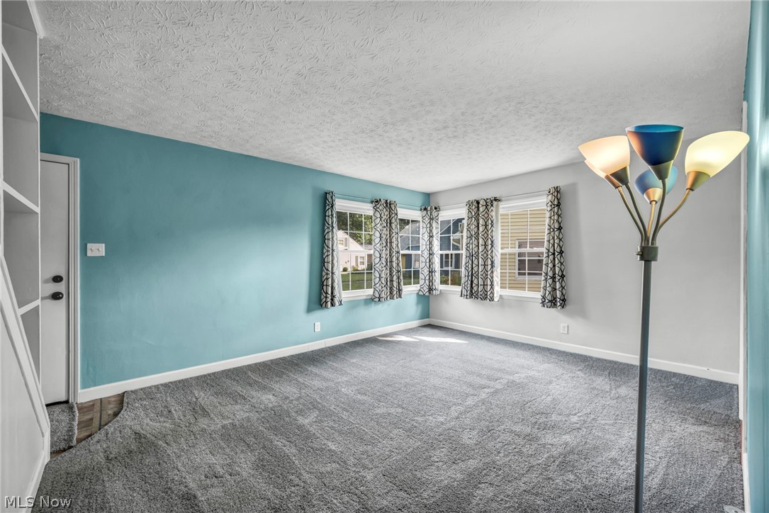 2139 Suncrest Circle Cuyahoga Falls OH 44221