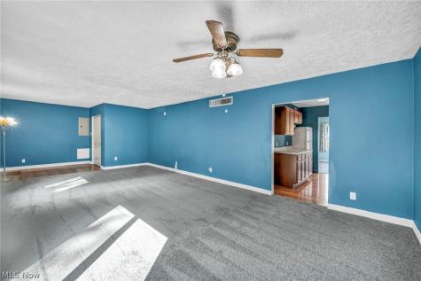 2139 Suncrest Circle Cuyahoga Falls OH 44221